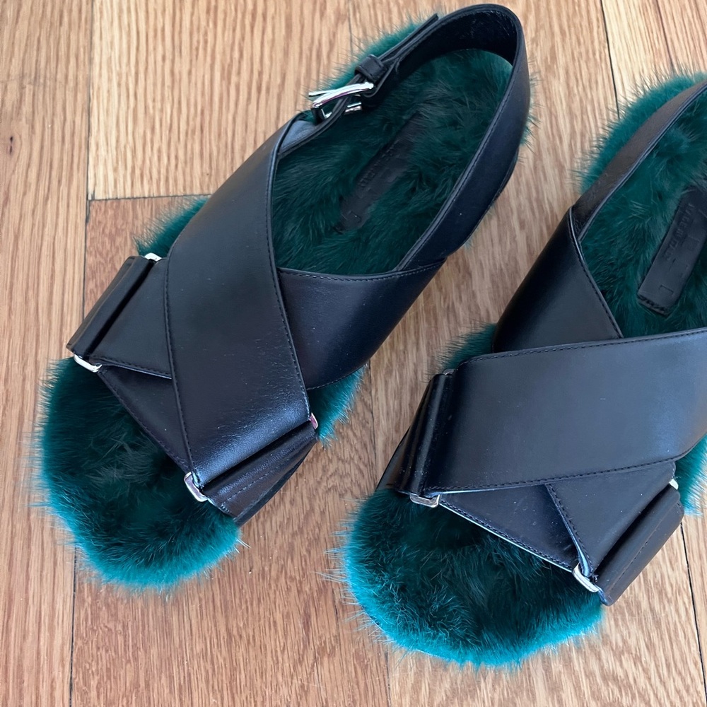 RARE MARNI FUR FUSSBETT SANDALS